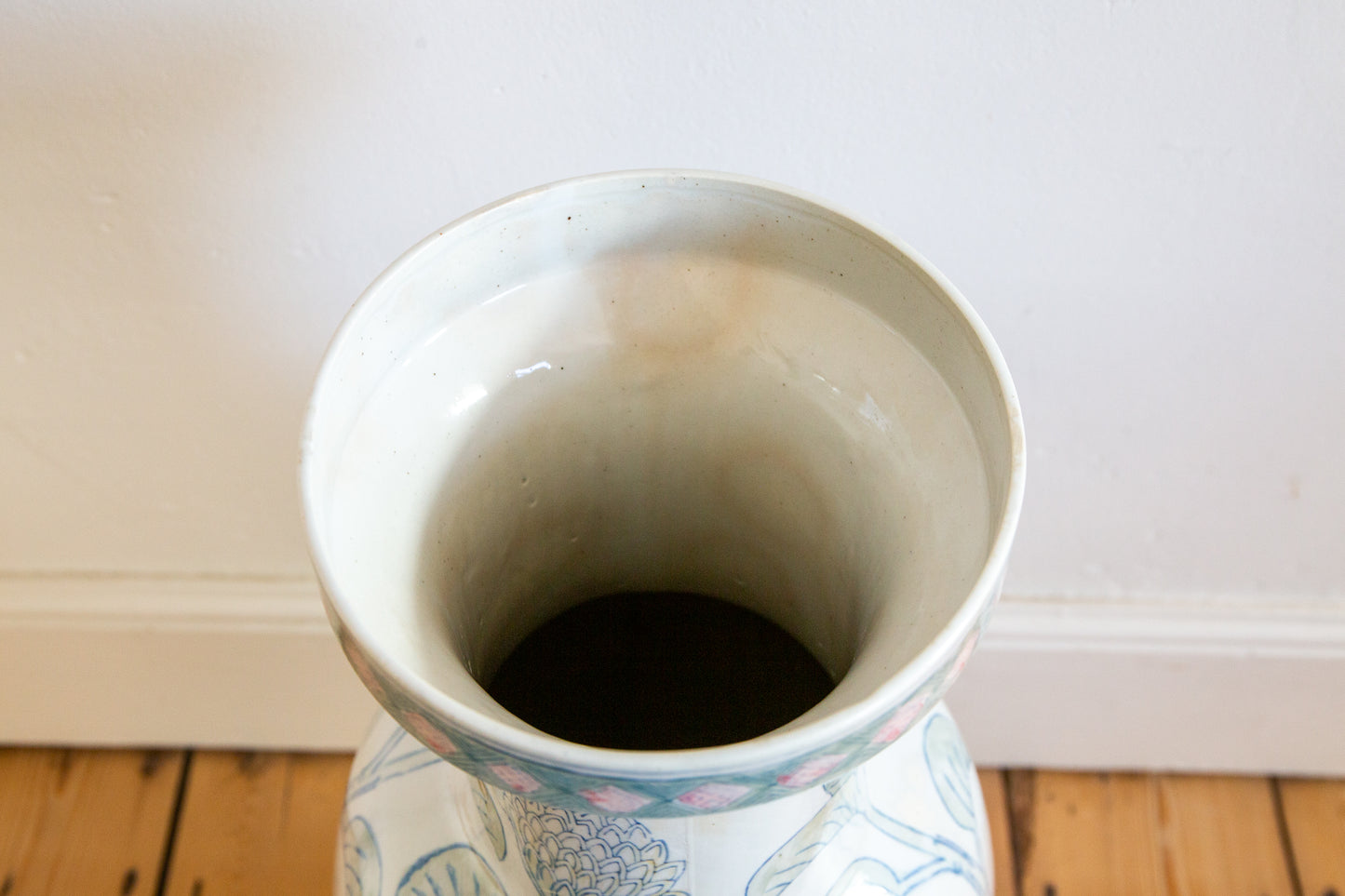 Large Chinoiserie Vase