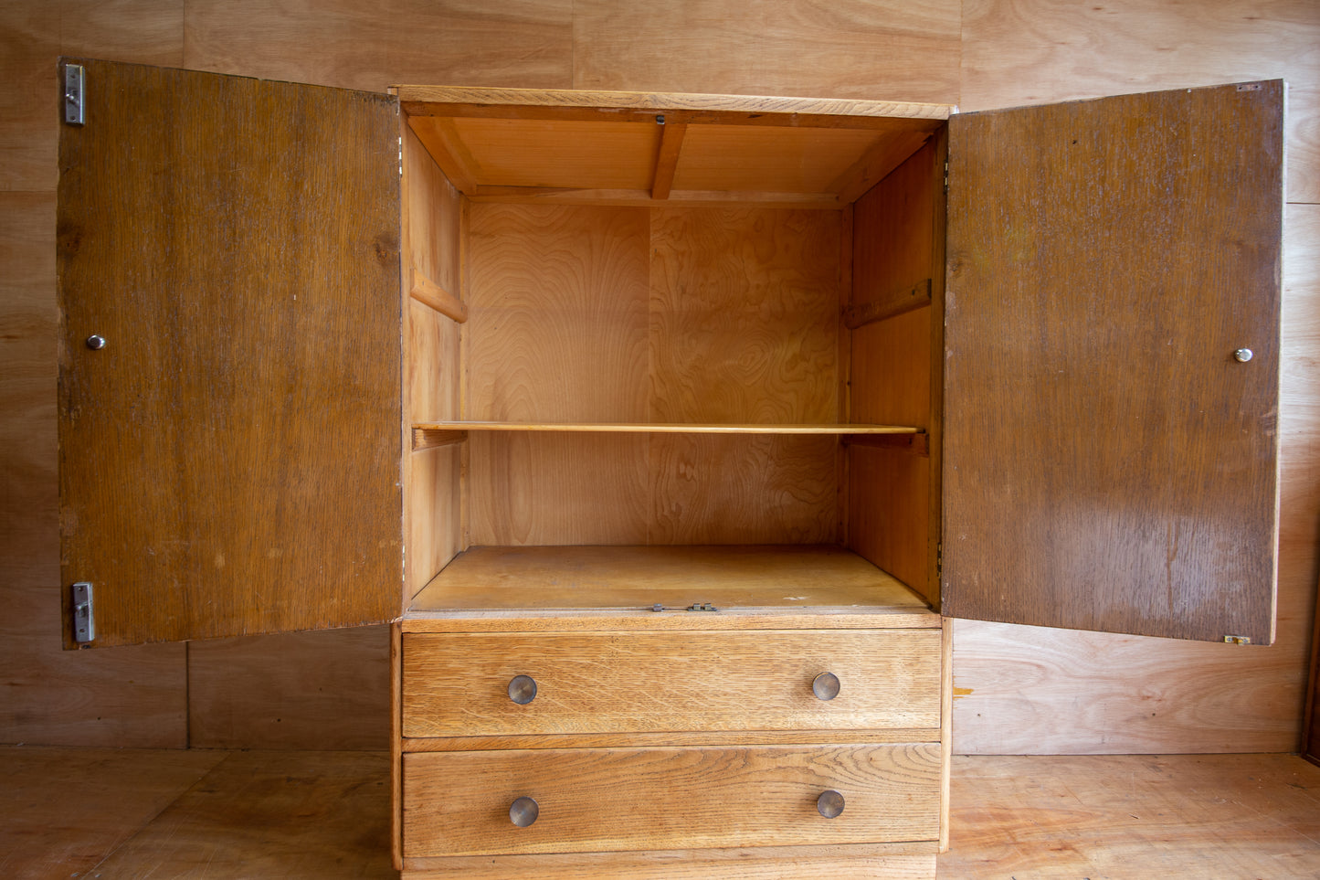 Austinsuite Oak Cupboard
