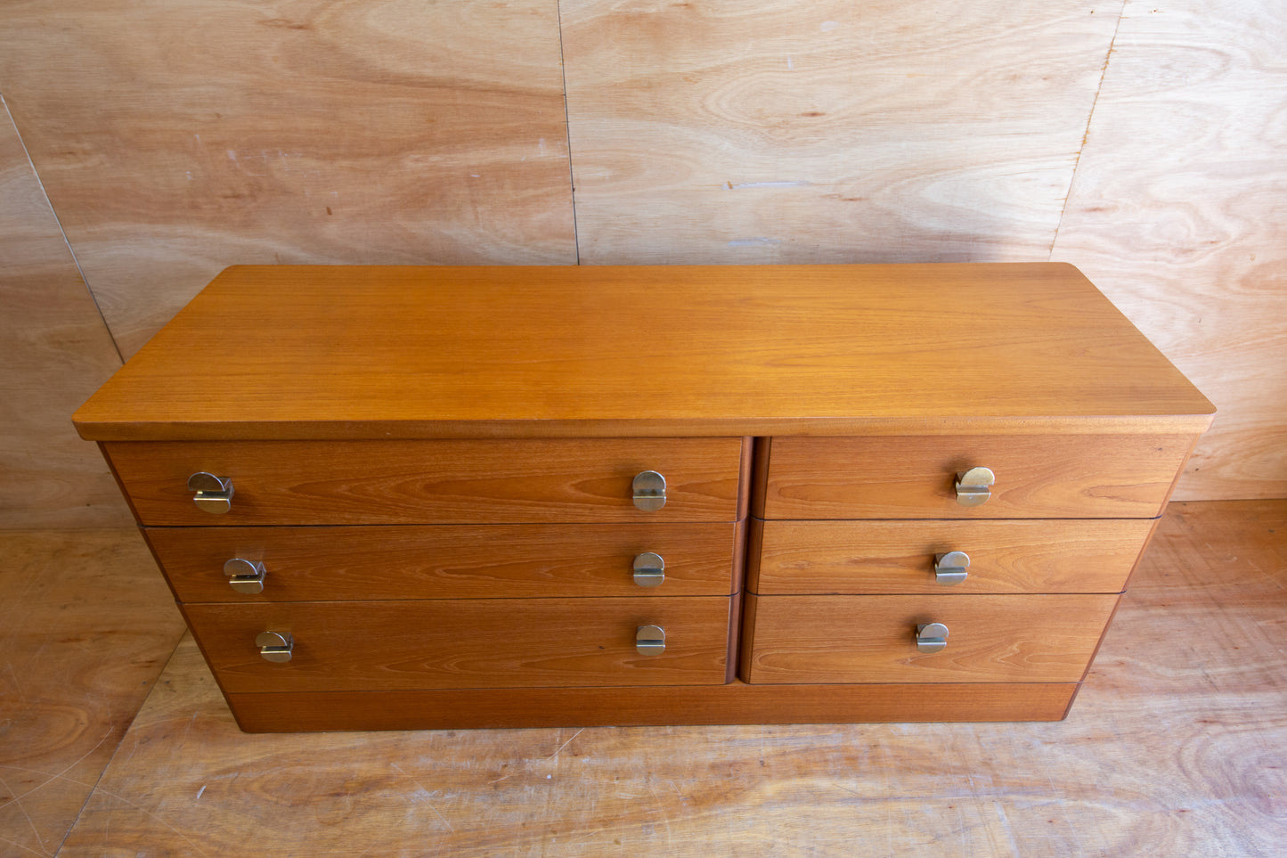 Vintage Stag Cantata Chest of Drawers