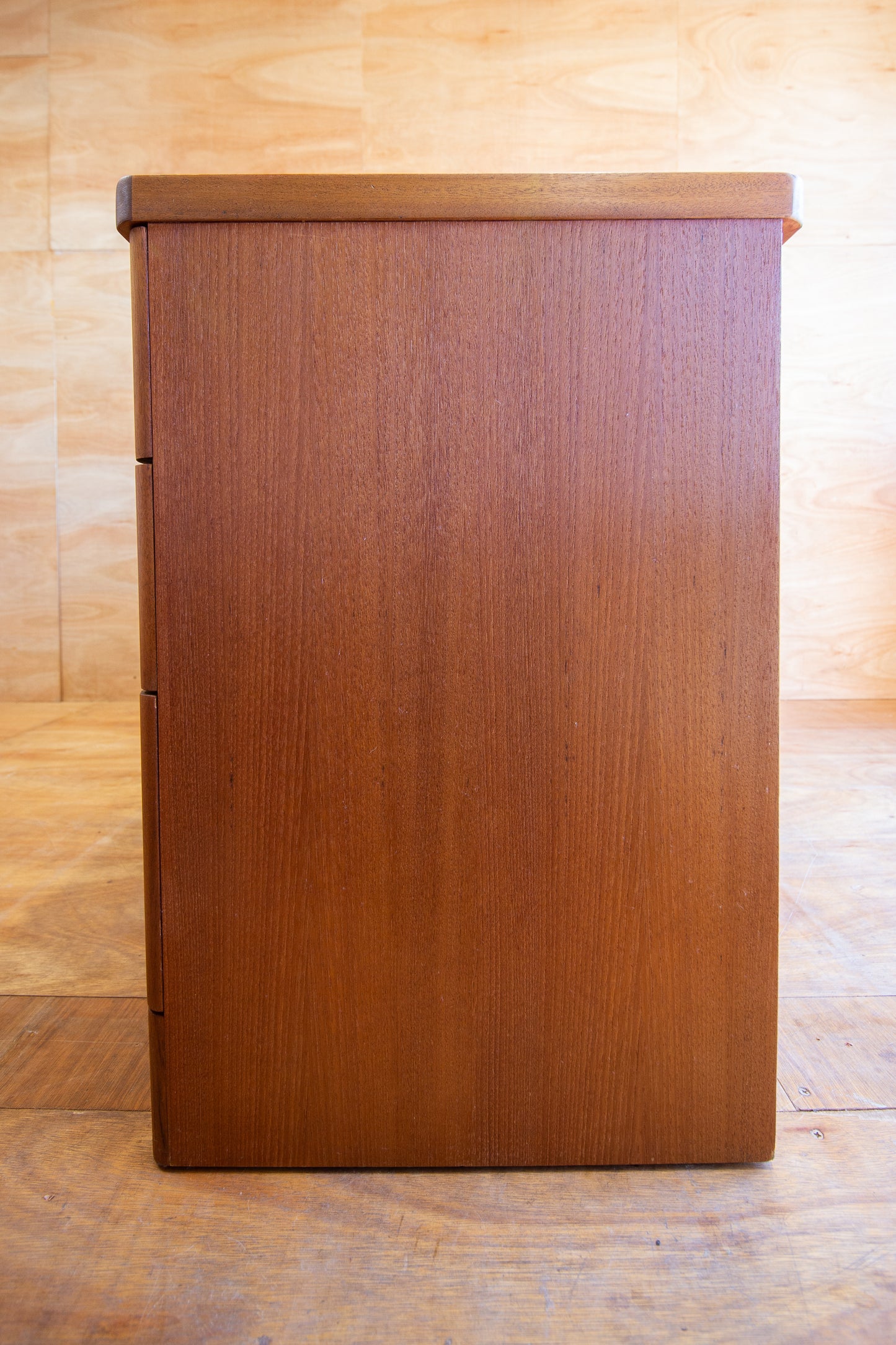 Vintage Stag Cantata Chest of Drawers