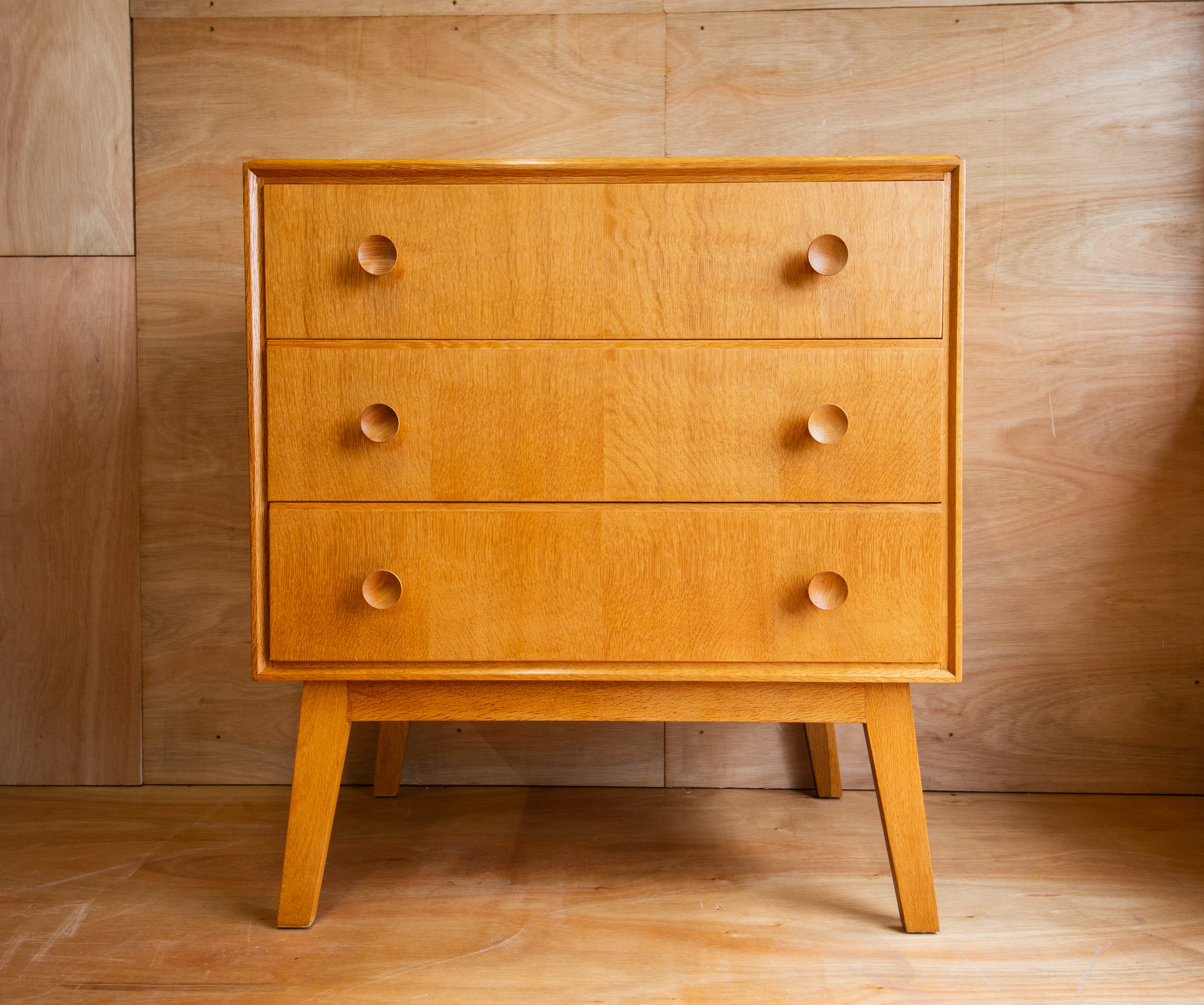 Oak chest of drawers by meredew
